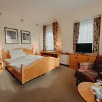 Jungclaus 3* Wentorf bei Hamburg